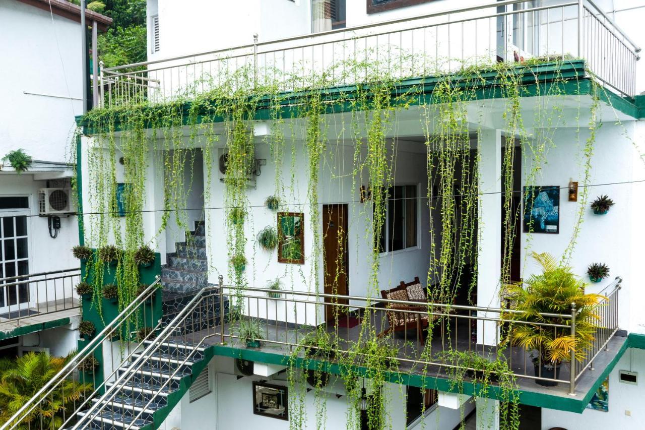 Kandy Riverside Villa ภายนอก รูปภาพ