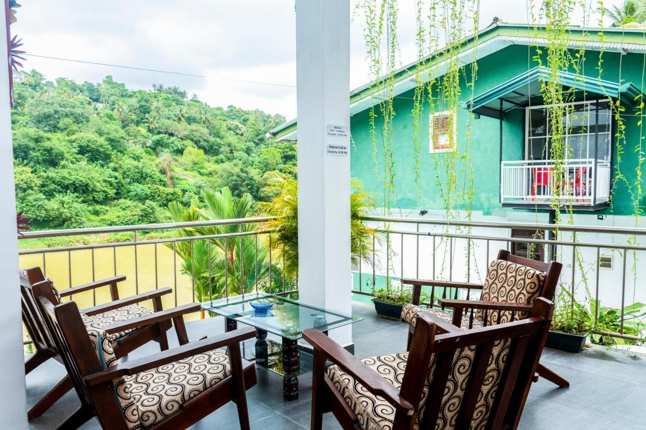 Kandy Riverside Villa ภายนอก รูปภาพ