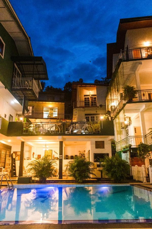 Kandy Riverside Villa ภายนอก รูปภาพ